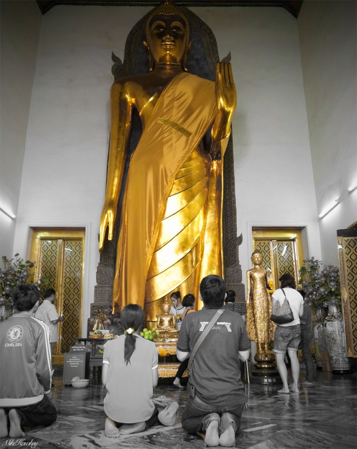 Standing Budda